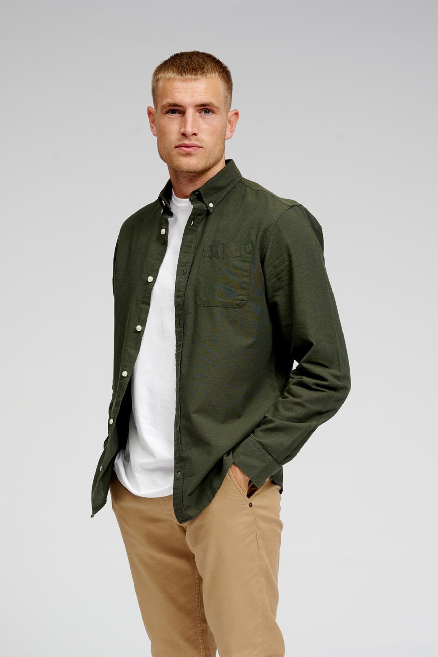Verde oscuro