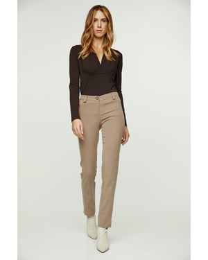 Pantalones Ajustados de Color Camel de Longitud Completa
