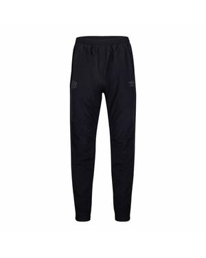 Pantalones de vía negras para hombres tejidos de entrenamiento Umbro Pro