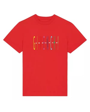 Camiseta roja de corte slim con logo de corazon de Givenchy