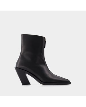 Botas de piel negra con cremallera