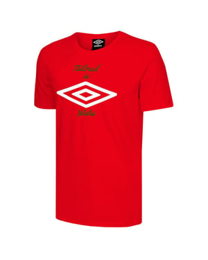Umbro adaptado en la camiseta roja para hombre de Gales