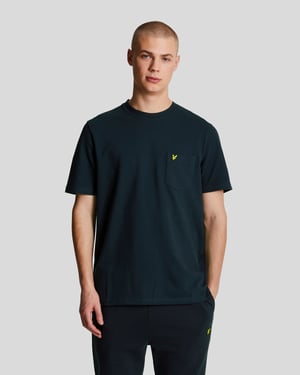 Camiseta de piqué liso con bolsillo para hombre Lyle & Scott en azul marino
