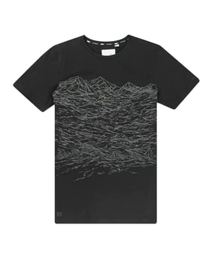 Puma x Stampd Wave Texture Impresión de manga corta Camiseta para hombre de la tripulación negra 570919 01