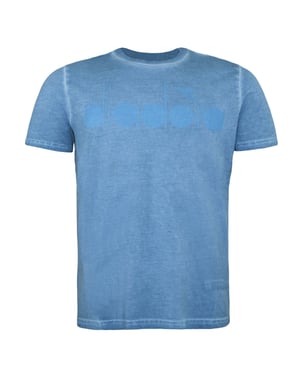 Camiseta azul del logotipo de la diadora