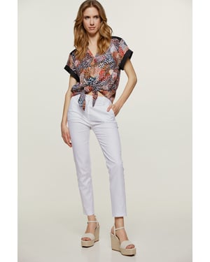 Top con Detalle de Lazo y Estampado