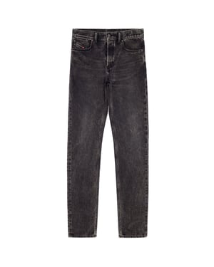 Vaqueros desgastados en negro D-Sark de Diesel