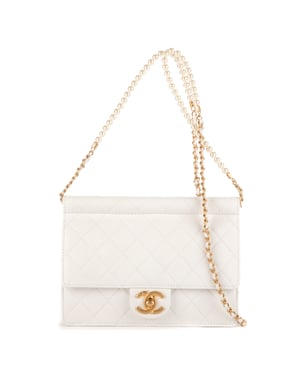 Chanel Vintage Pearl Wallet on Chain  en Blanco Piel de becerro