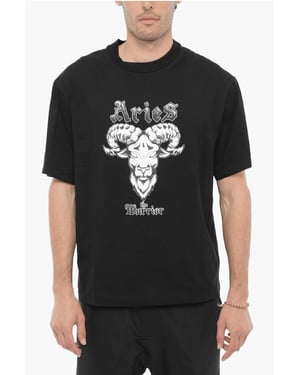 Camiseta ajustada de cuello redondo ARIES EL GUERRERO en negro