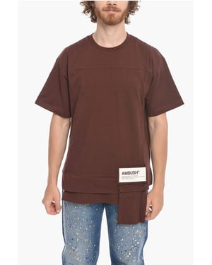 Camiseta de algodón con cuello redondo y bolsillo en la cintura en color marrón