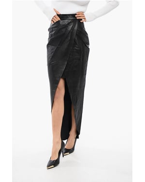 Falda midi envuelta en cuero negro