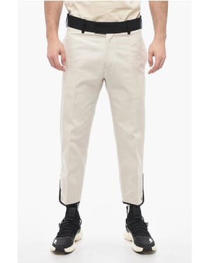 Pantalones TOM de sarga de algodón de corte entallado con cinturilla en contraste en blanco