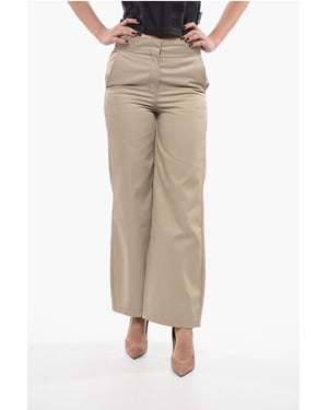 Pantalones rectos de cintura alta en beige