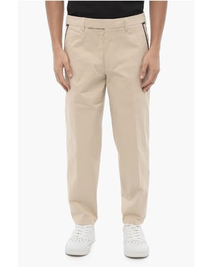 Pantalones de corte regular y ajustado con trabillas para cinturón en beige