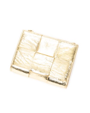 Bottega Veneta Small Cassette Bi-Fold Zip Wallet  en Oro Piel de becerro