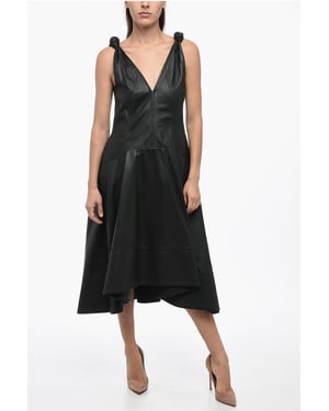 Vestido de cuero con detalles de nudo en verde