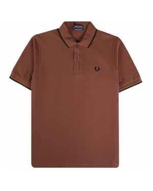 Polo Fred Perry Verde Lima Con Cuello Con Ribete Doble Y Color Granate