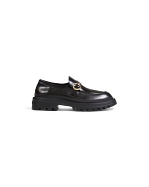 Mocasines de Cuero Negro Suela Gruesa Hebilla Dorada