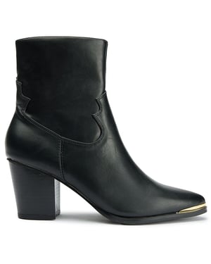 Solesister Tina Botas