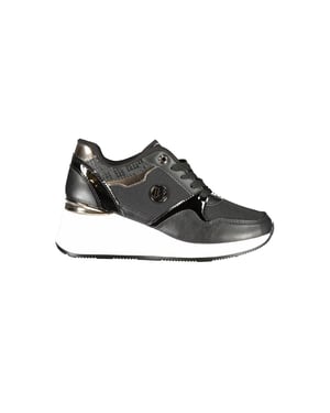 Zapatilla con cuña oculta