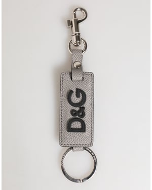 Llavero de metal con anillo y logo en cuero gris para hombre