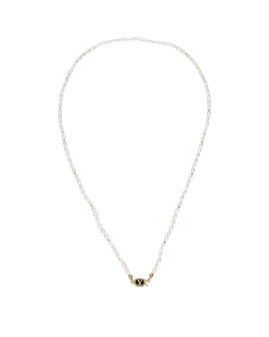 Collar de metal blanco