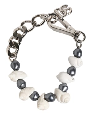 Pulsera con colgante de concha y logo DG de cuentas de latón en tono plateado