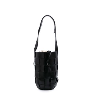 Bolsa de cuero tejido tipo pouch bucket
