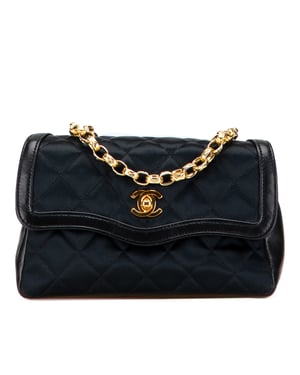 Bolso de Hombro Acolchado con Cadena