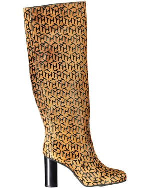 Las botas de pelo de ternera con monograma hasta la rodilla