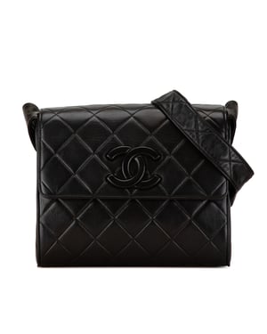 Bolso cruzado acolchado con solapa