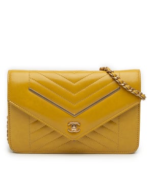 Bolso de hombro de piel de cordero laminado en chevron invertido pequeño de segunda mano