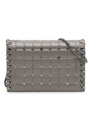 Bolso de mano pequeño de piel de cordero de segunda mano con estampado de chocolate y cadena con tachas de CC