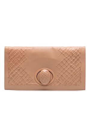 Clutch de giro con relieve intrecciato de napa de segunda mano