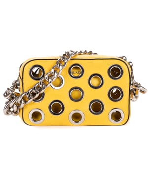 Prada Grommet Bauletto Chain Bag  en  amarillo Cuero de ternero