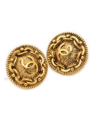 Chanel CC Round Clip On Earrings  en  oro Acero inoxidable sin níquel