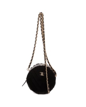 Chanel CC Shearling Chevron Round Crossbody  en  negro Cuero de ternero