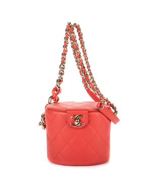 Chanel Mini Pearl Chain Vanity Case  en  rosa Cuero de ternero