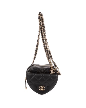 Chanel Heart Belt Bag  en  negro Cuero de ternero