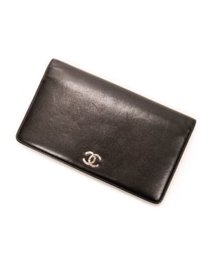 Chanel L-Yen Bifold Wallet  en  negro Cuero de ternero
