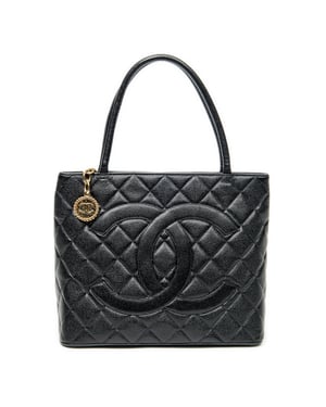 Chanel Timeless Medallion Tote  en  negro Cuero de ternero