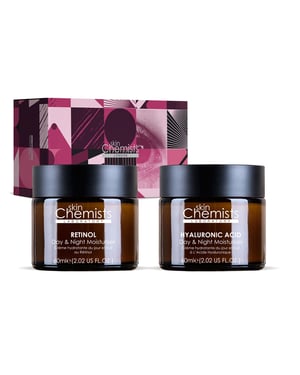 skinChemists Crema hidratante antiedad con retinol y ácido hialurónico.
