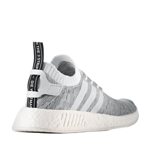 Adidas nmd_r2 primeknit entrenador de carreras grises para mujer