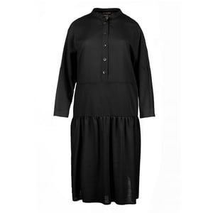 Vestido negro oversize con botones