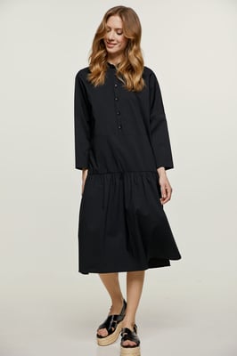 Vestido negro oversize con botones