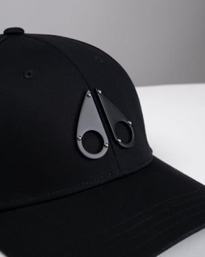 Gorra con Ícono del Logo Frontal de Moose Knuckles