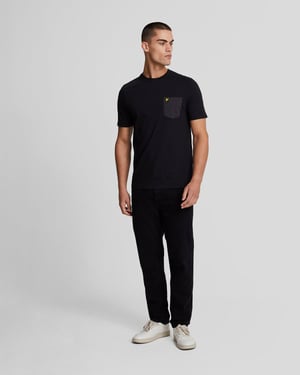 Lyle & Scott Tonal Pocket Bristol camiseta negra