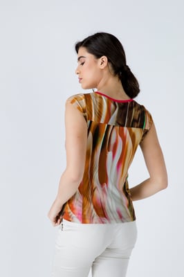 Top estampado de manga casquillo con detalle de ribete
