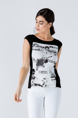 Top de manga casquillo con estampado negro