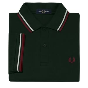 Polo verde oscuro con ribetes gemelos en rojo/blanco de Fred Perry